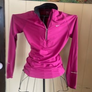 Nike sports wear pullover size small